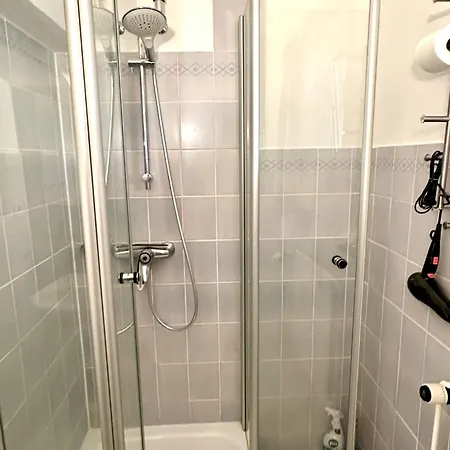 Апартаменты 5061 Saarstr 8a
